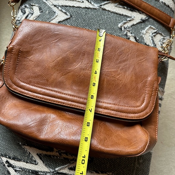 Classy whiskey color shoulder bag. - Picture 6 of 7